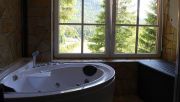 Whirlpool im grossen Bad.jpeg